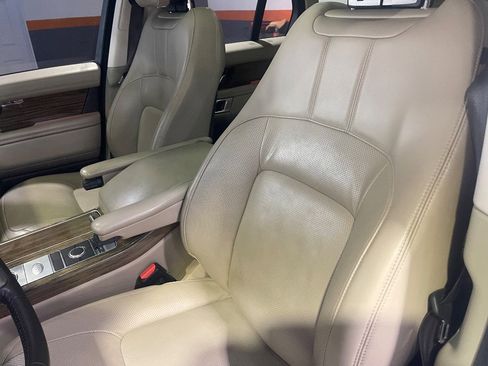 Used 2019 Land Rover Range Rover HSE AWD/4WD image 6