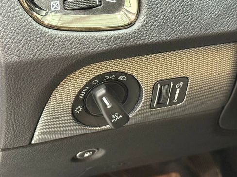 Used 2018 Dodge Durango GT image 23