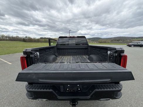 Used 2022 GMC Sierra 1500 AT4 w/ AT4 Premium Package AWD/4WD image 27