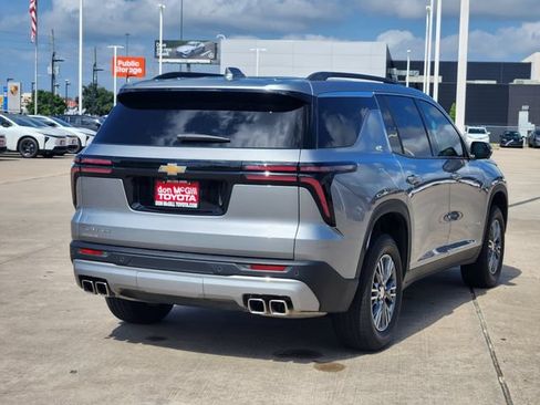 Used 2025 Chevrolet Traverse LT w/ Driver Confidence Package FWD image 7