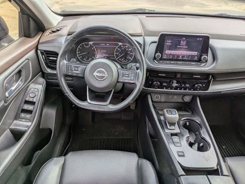 Used 2022 Nissan Rogue SV w/ SV Premium Package FWD image 17