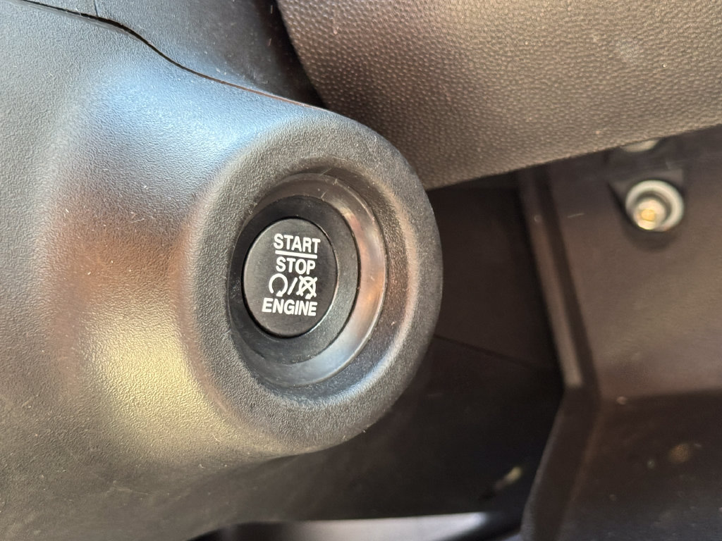 Used 2025 RAM ProMaster 2500 w/ U-Haul Equipment Group FWD image 15