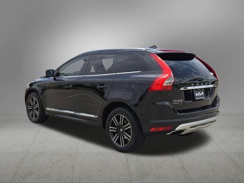 Used 2017 Volvo XC60 T5 Dynamic w/ Preferred Option Package FWD image 4