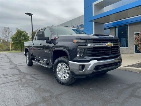 Used 2024 Chevrolet Silverado 2500 LT image 1