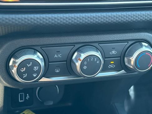 Certified 2025 Nissan Kicks Play S image 20