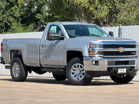 Used 2016 Chevrolet Silverado 3500 LT w/ LT Convenience Package AWD/4WD image 2