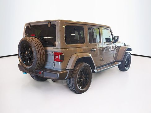 Used 2022 Jeep Wrangler Sahara image 9