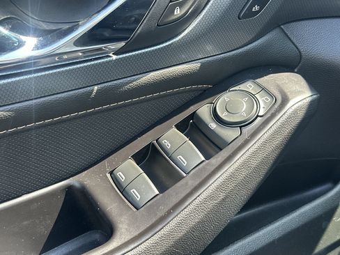 Used 2020 Chevrolet Traverse Premier w/ Redline Edition AWD/4WD image 15