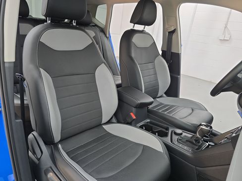 Certified 2022 Volkswagen Taos SEL w/ Panoramic Sunroof Package image 10