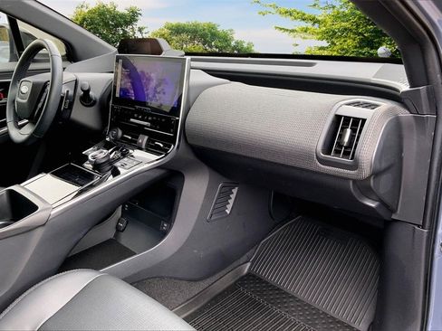 Used 2023 Subaru Solterra AWD image 25