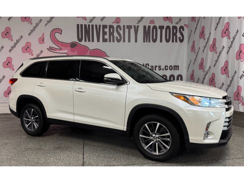 Used 2019 Toyota Highlander XLE image 4