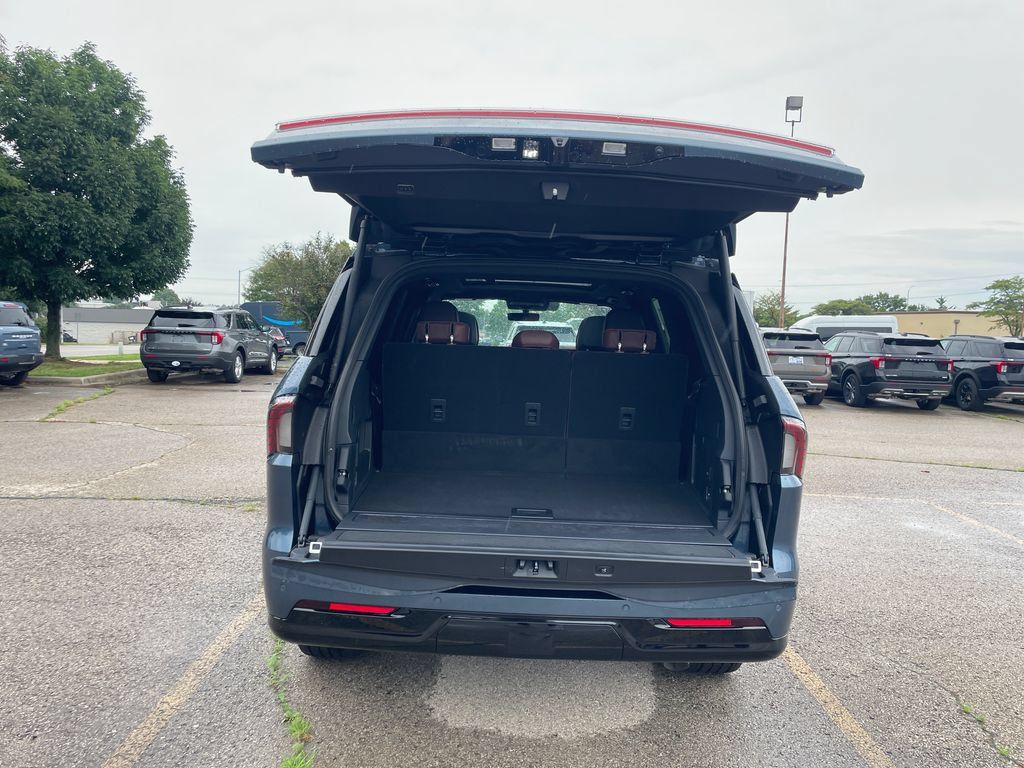New 2027 Lincoln Navigator Reserve AWD/4WD image 16