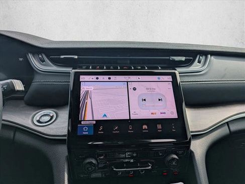 New 2025 Jeep Grand Cherokee L Limited image 12