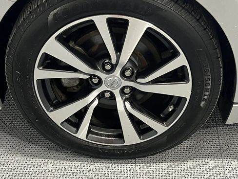 Used 2017 Nissan Maxima 3.5 SL FWD image 9