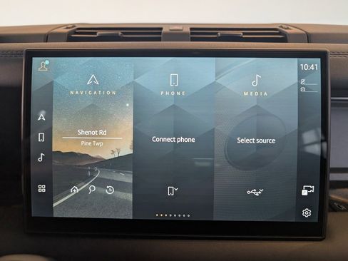 New 2025 Land Rover Defender 110 S image 19