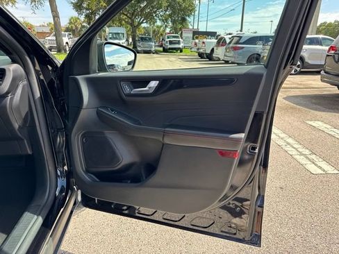Used 2025 Ford Escape ST-Line FWD image 13