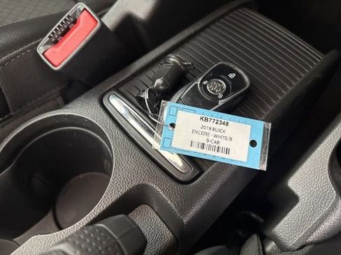Used 2019 Buick Encore Preferred image 34
