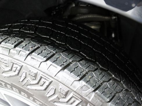 Used 2024 Chevrolet Tahoe Z71 image 7