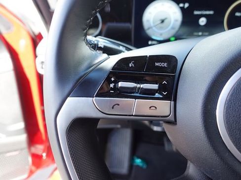 Used 2023 Hyundai Elantra Limited image 13