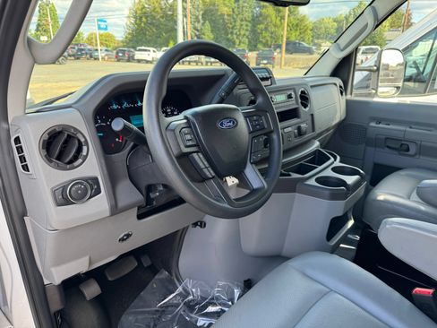 Used 2023 Ford E-450 and Econoline 450 Super Duty w/ Power Windows & Locks Group RWD image 29