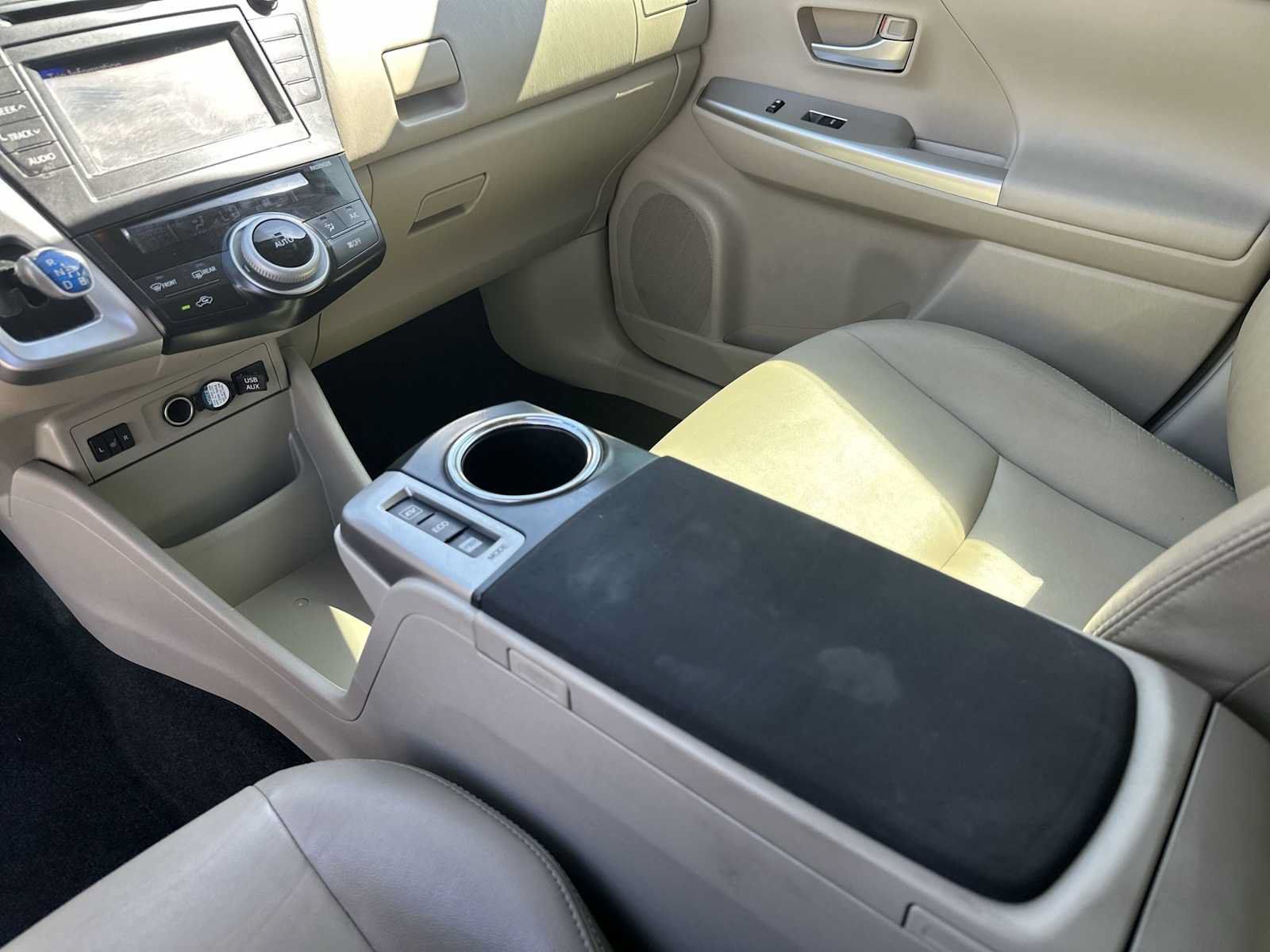 Used 2013 Toyota Prius V Five FWD image 21