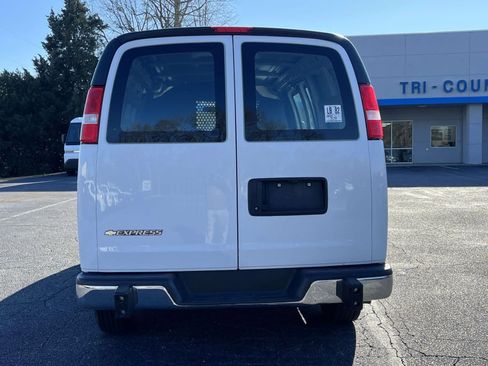 Used 2024 Chevrolet Express 2500 WT w/ Driver Convenience Package image 4