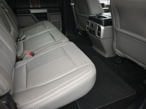 Used 2019 Ford F150 Lariat AWD/4WD image 7