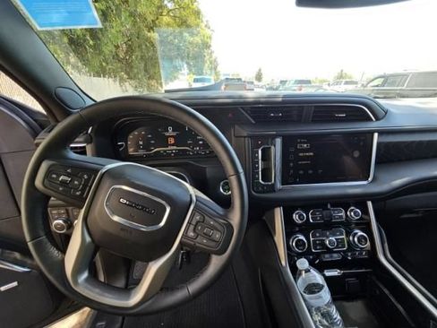 Used 2024 GMC Yukon XL Denali AWD/4WD image 3