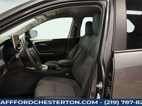 Used 2025 Toyota RAV4 XLE AWD/4WD image 23