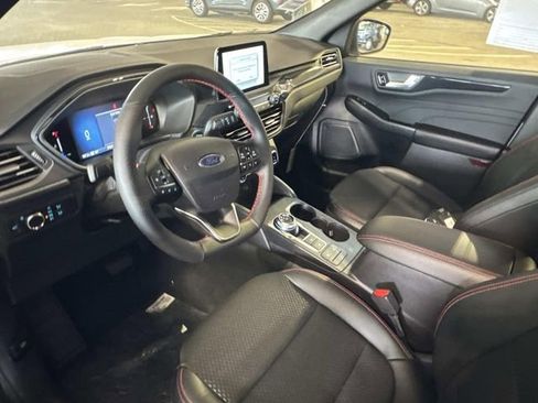 Used 2025 Ford Escape ST-Line image 13