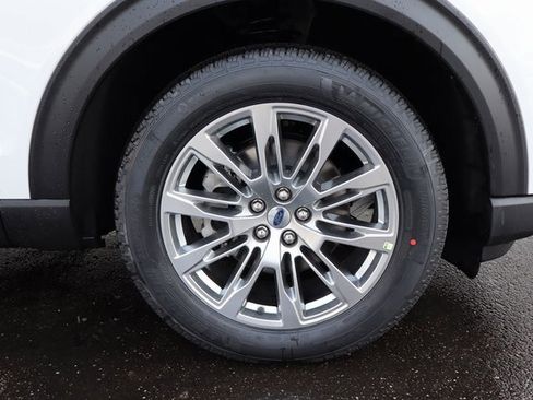 New 2026 Ford Explorer Active w/ Active Comfort Package image 14