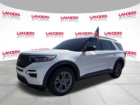 Certified 2024 Ford Explorer XLT w/ Equipment Group 202A RWD image 7
