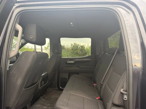 Used 2022 Chevrolet Silverado 1500 LT RWD image 9
