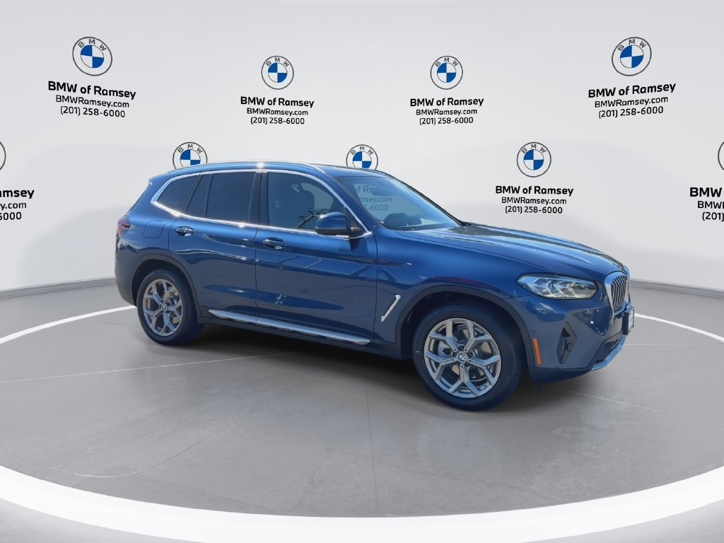 Used 2024 BMW X3 xDrive30i w/ Premium Package AWD/4WD image 2