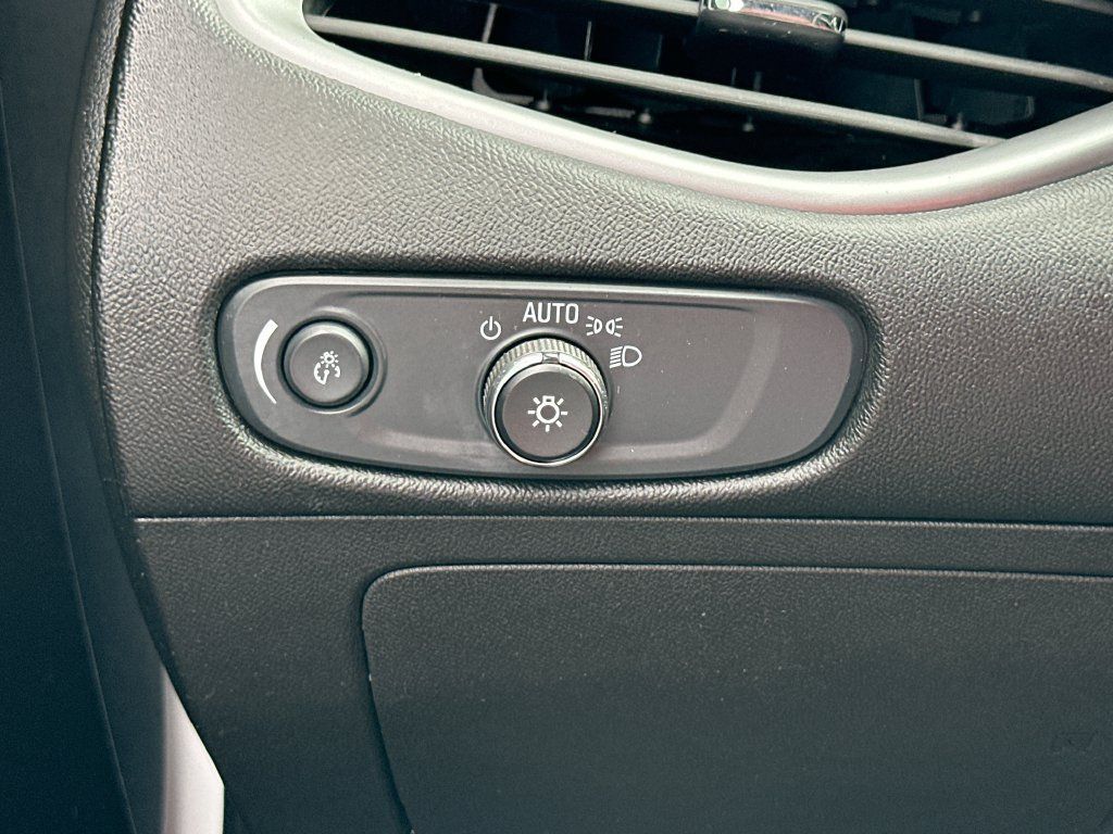 Used 2024 Chevrolet Malibu LT FWD image 10