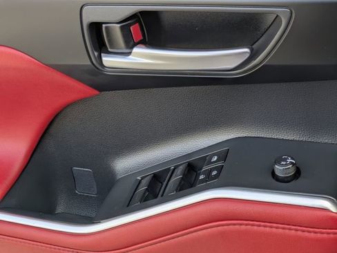 Used 2023 Toyota Highlander XSE image 25