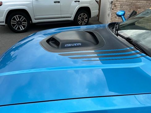 Used 2015 Dodge Challenger R/T RWD image 17