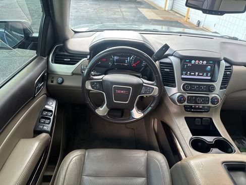 Used 2019 GMC Yukon SLE w/ SLE Value Package RWD image 2