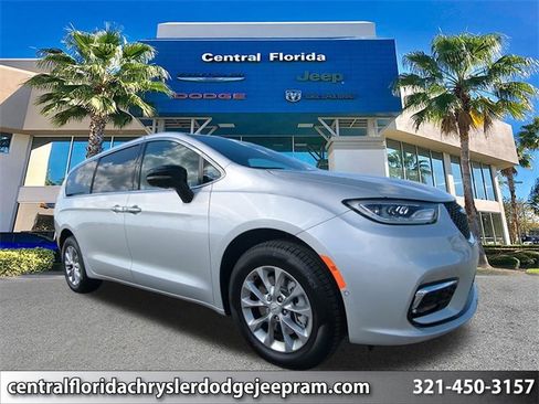 New 2026 Chrysler Pacifica Limited w/ Uconnect Theater Family Group image 1