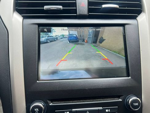 Used 2016 Ford Fusion SE w/ Equipment Group 202A FWD image 22