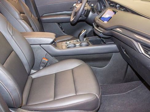 Used 2023 Cadillac XT4 Sport w/ Enhanced Visibility Package image 10