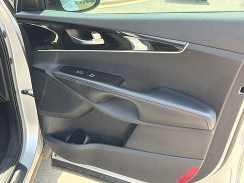 Used 2019 Kia Sorento L FWD image 14