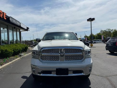 Used 2017 RAM 1500 Laramie w/ Convenience Group AWD/4WD image 2