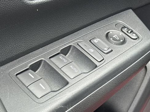 Used 2025 Honda CR-V Sport image 25