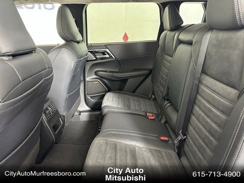 New 2025 Mitsubishi Outlander SE image 36