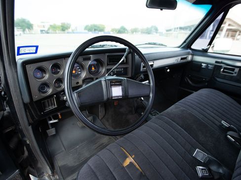 Used 1986 Chevrolet C/K Truck 2500 image 30