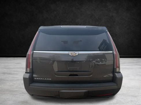 Used 2020 Cadillac Escalade ESV Premium Luxury w/ LPO, Radiant Package image 7