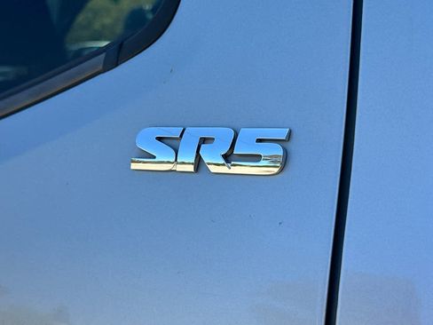 Used 2020 Toyota Tacoma SR5 RWD image 6