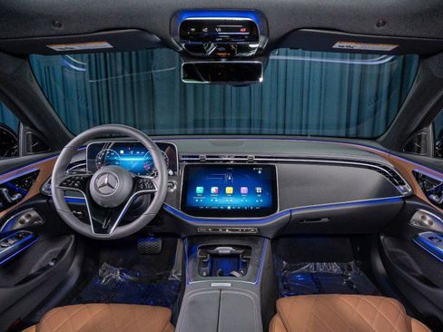 Used 2025 Mercedes-Benz E 450 4MATIC Sedan image 13