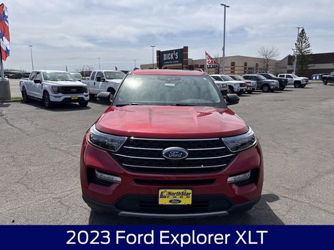 Used 2023 Ford Explorer XLT w/ Equipment Group 202A AWD/4WD image 4
